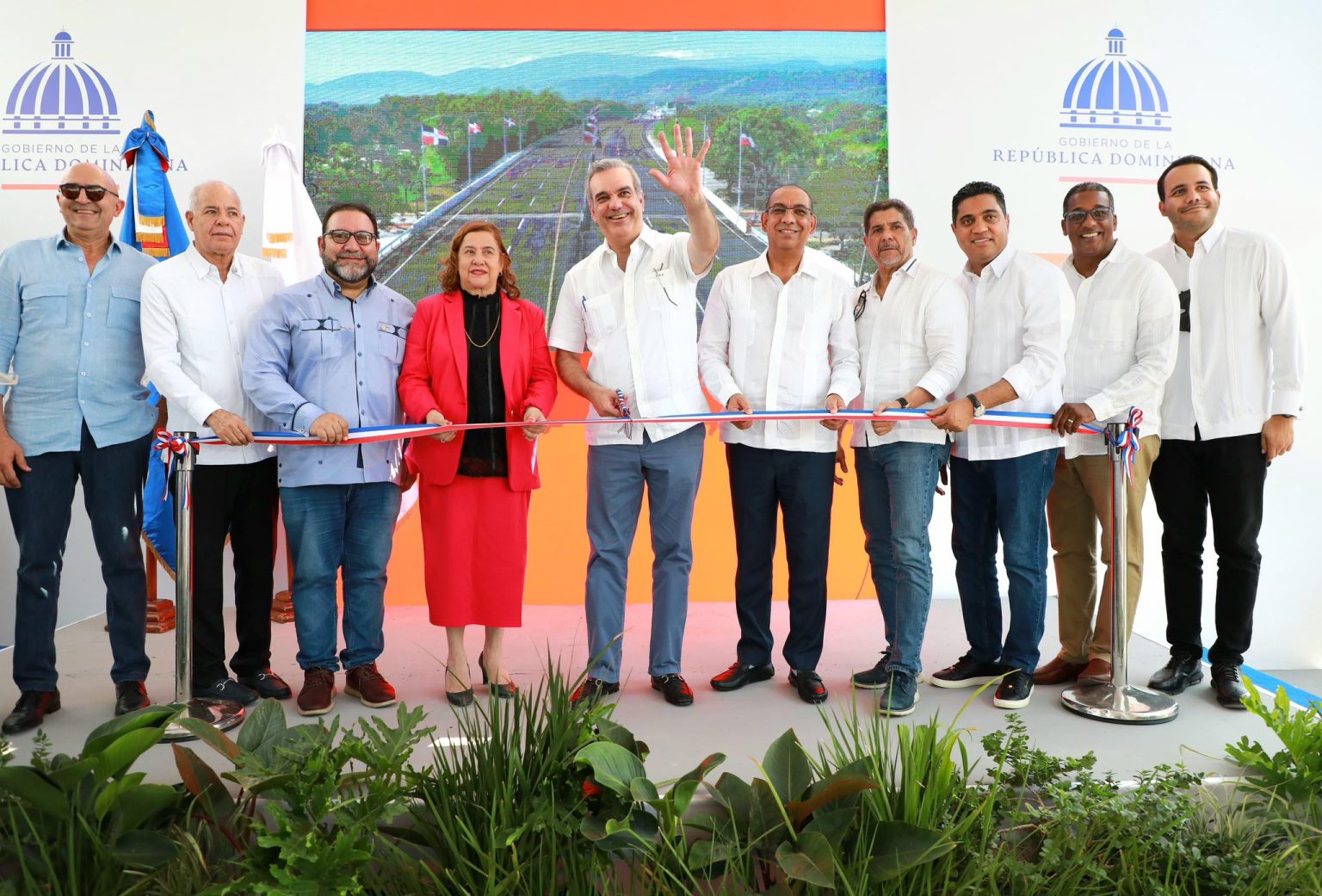 Abinader deja inaugurado el puente de Ponton en la Vega