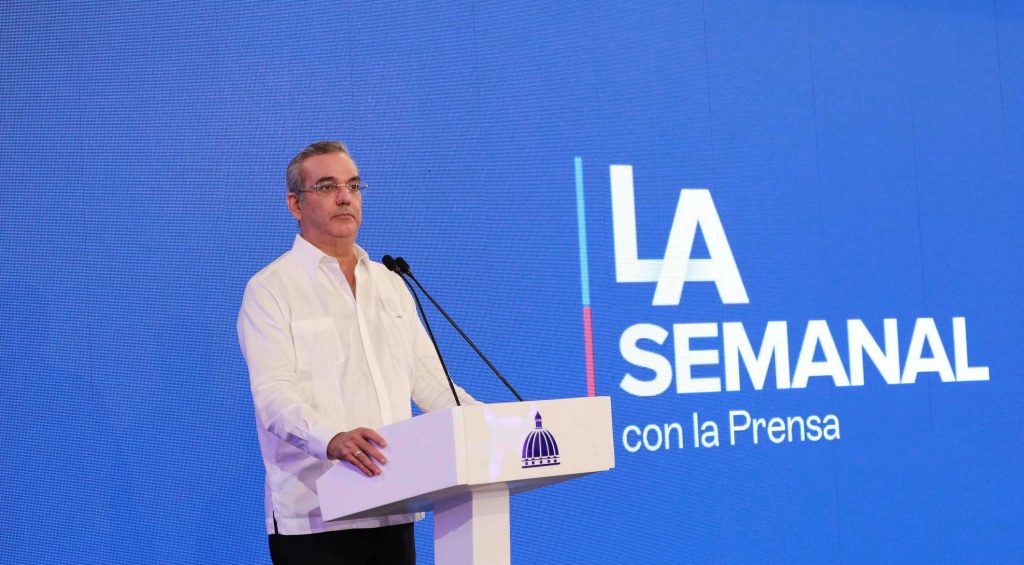 Abinader presenta detalles del programa A comer del campo al colmado