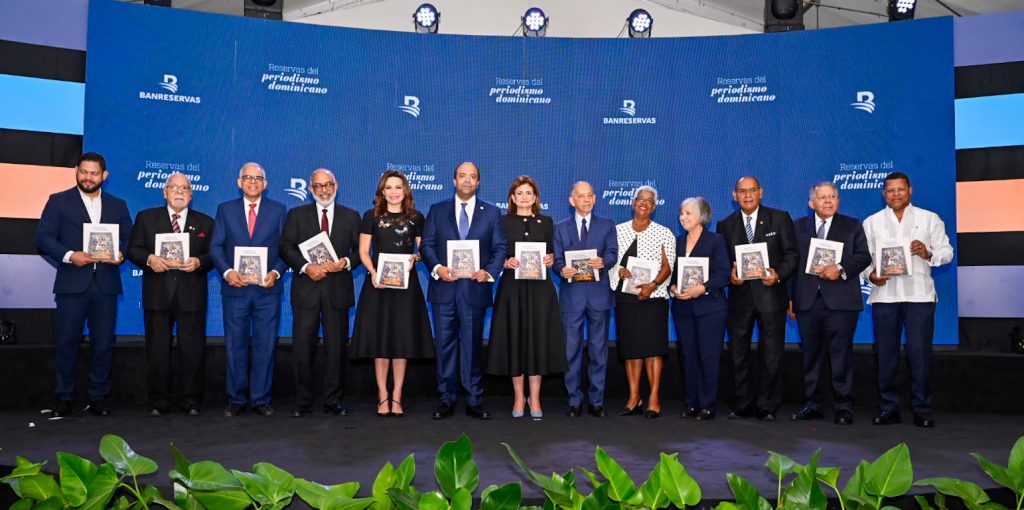 Banreservas presenta libro y programa Reservas del periodismo dominicano