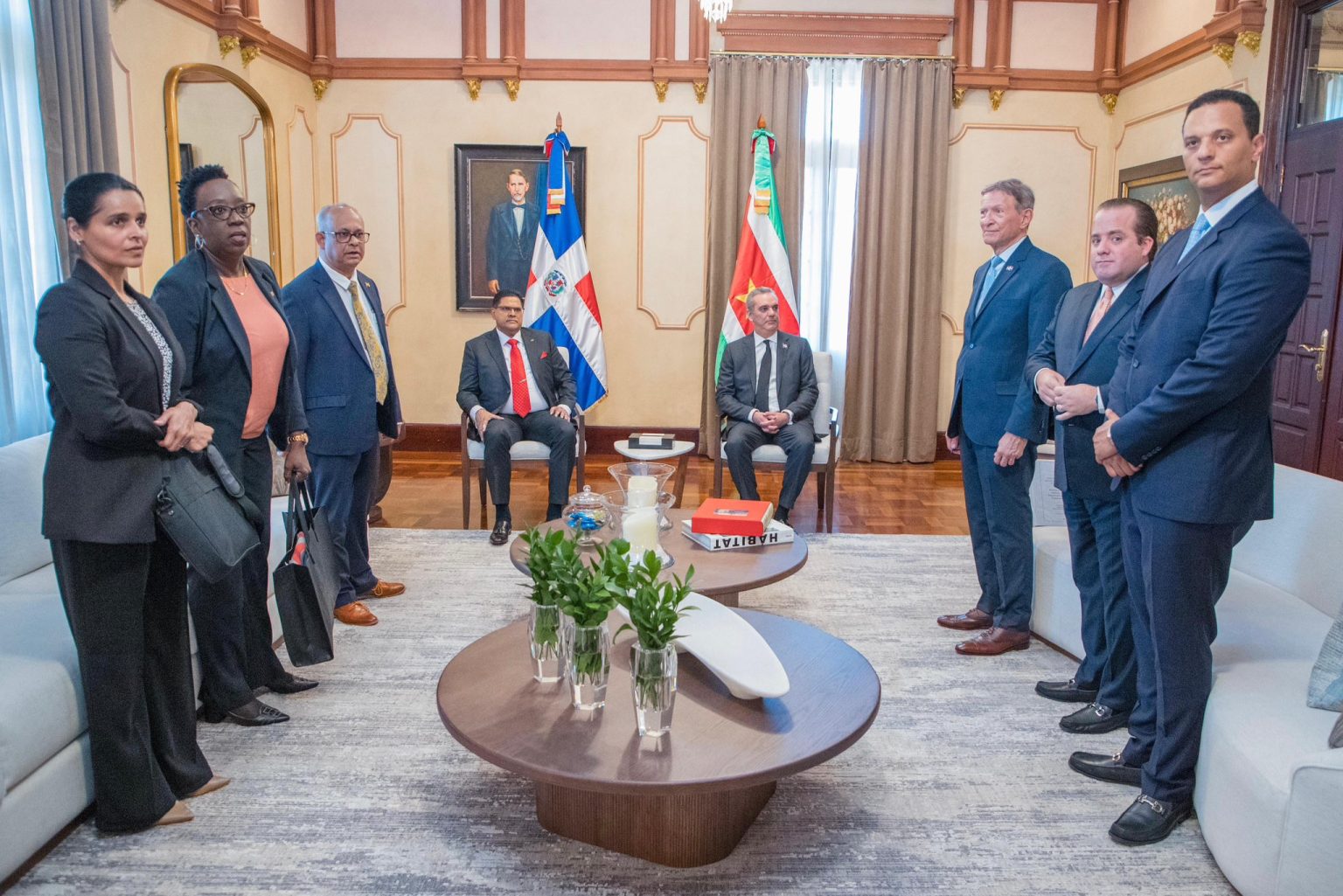 Gobierno dominicano firma con Surinam cuatro convenios
