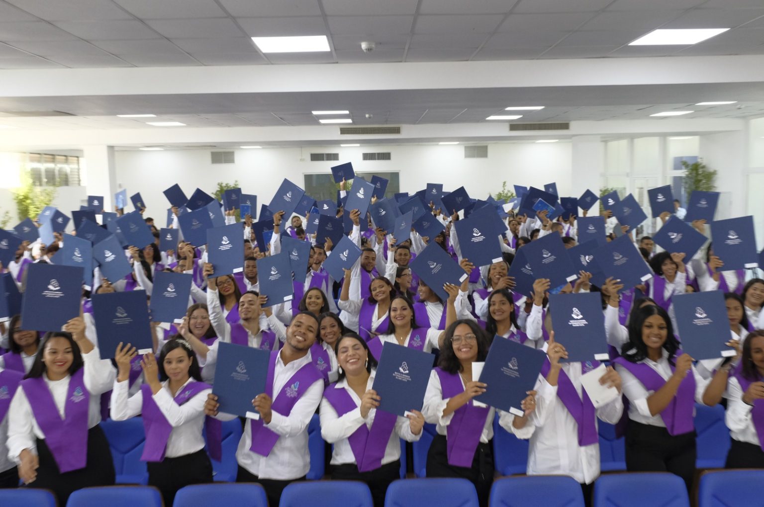 ISFODOSU entrega al Cibao 313 nuevos docentes de excelencia en 2023