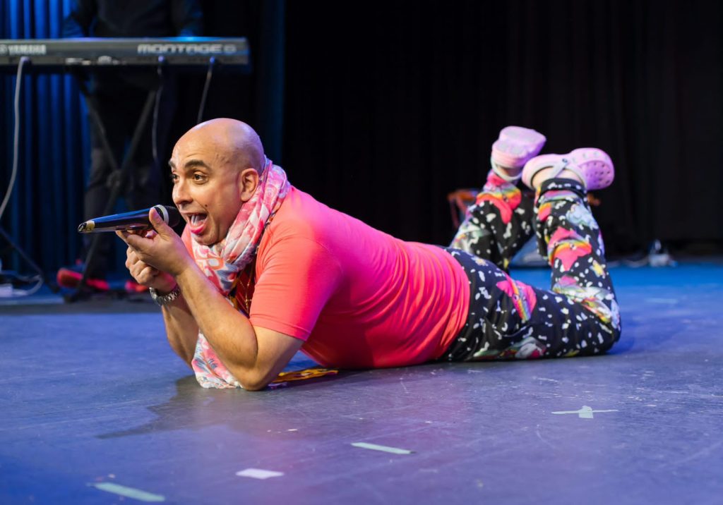 Irving Alberti llega a Santiago