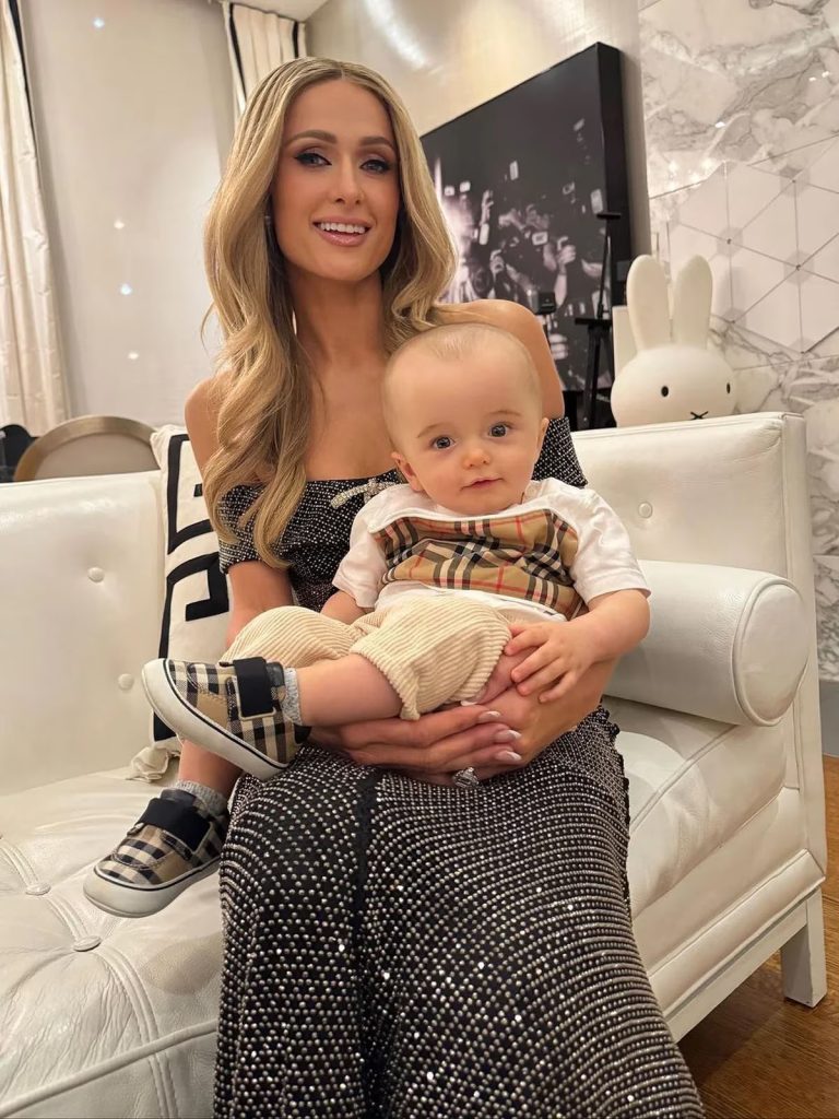 Paris Hilton ha respondido a las criticas contra su bebe1