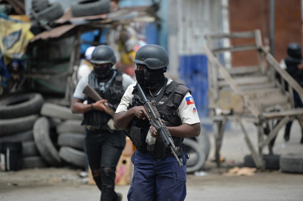 Policias haitianos en Puerto Principe