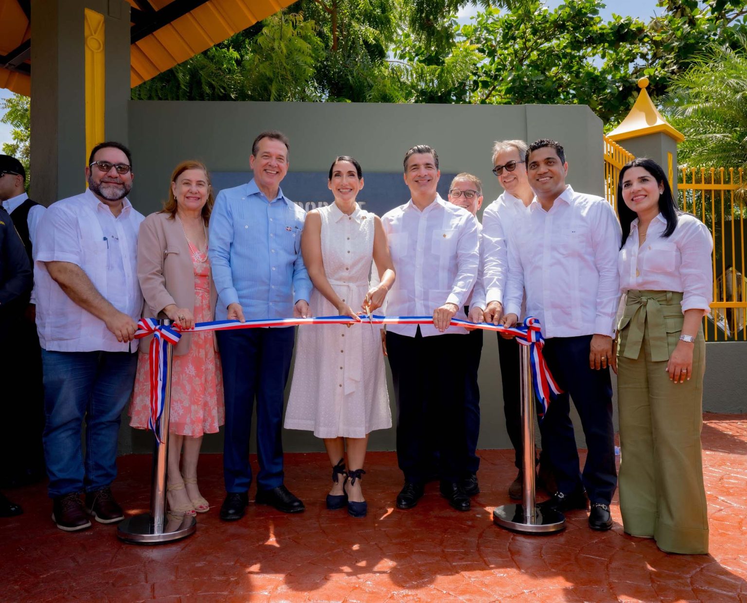 Popular MICM y Primera Dama remozan parque infantil municipal La Vega