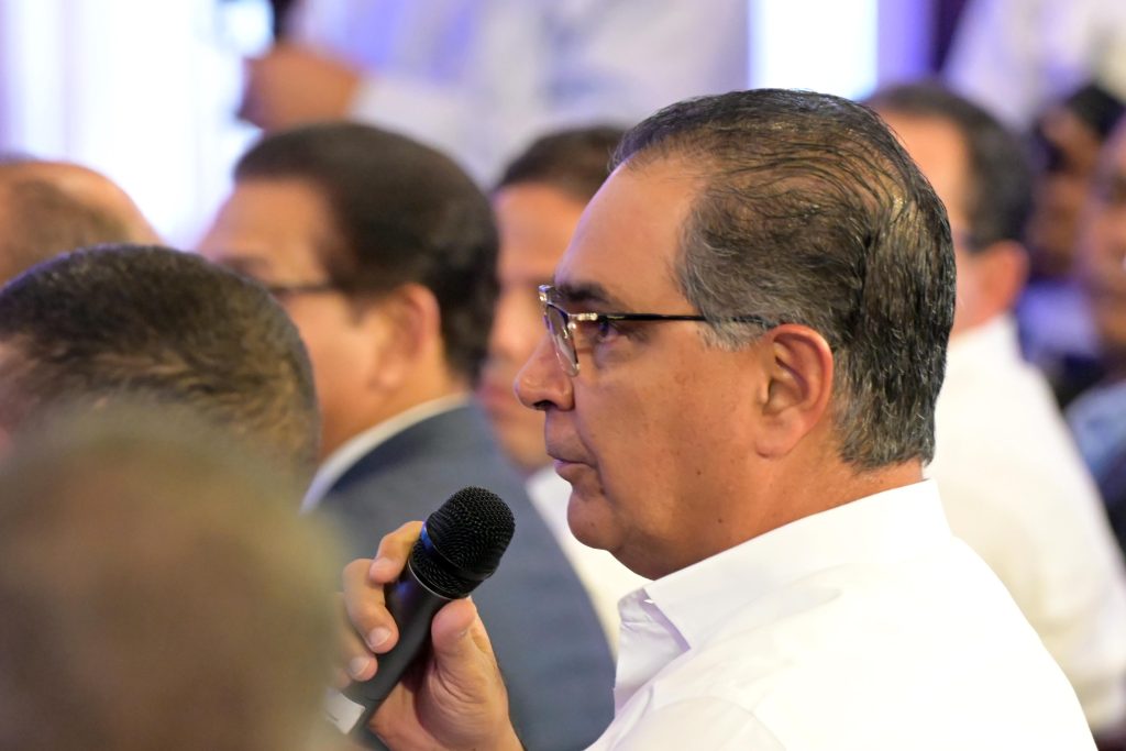 Santiago Hazim durante La Semanal con la prensa