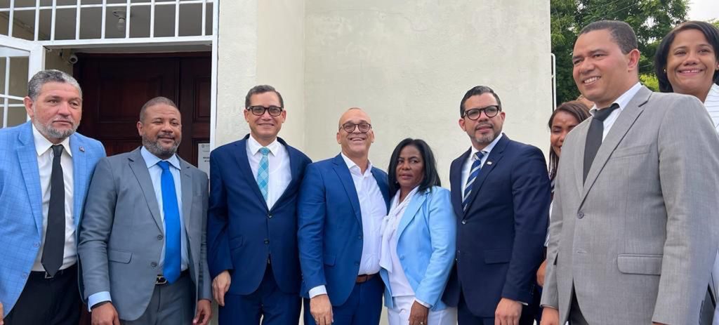Yohan Lopez inscribio este lunes su candidatura para presidir el Colegio de Abogados