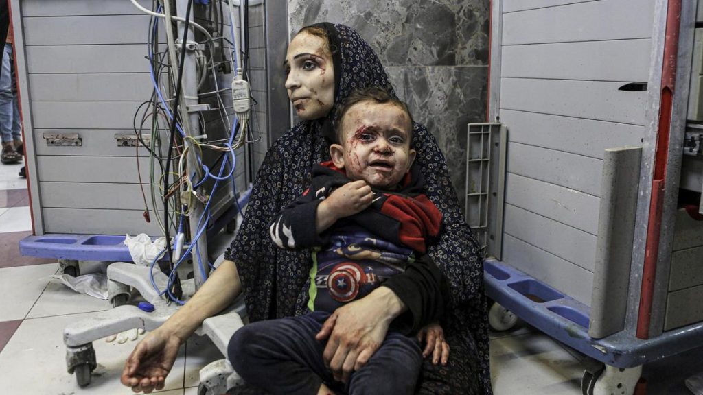bombardeo israeli en un hospital de Gaza causa cientos de muertos