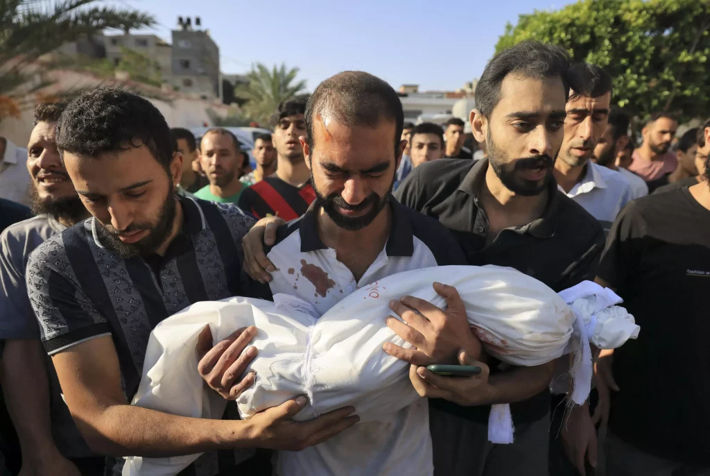 padre de un nino de la familia al Majaida que murio cuando un ataque aereo israeli