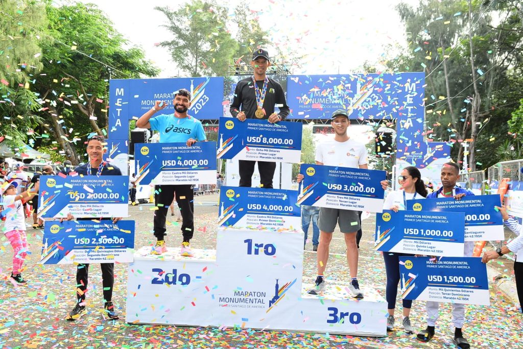 Amauri Rodriguez Grullon primer dominicano en ganar la Maraton Monumental