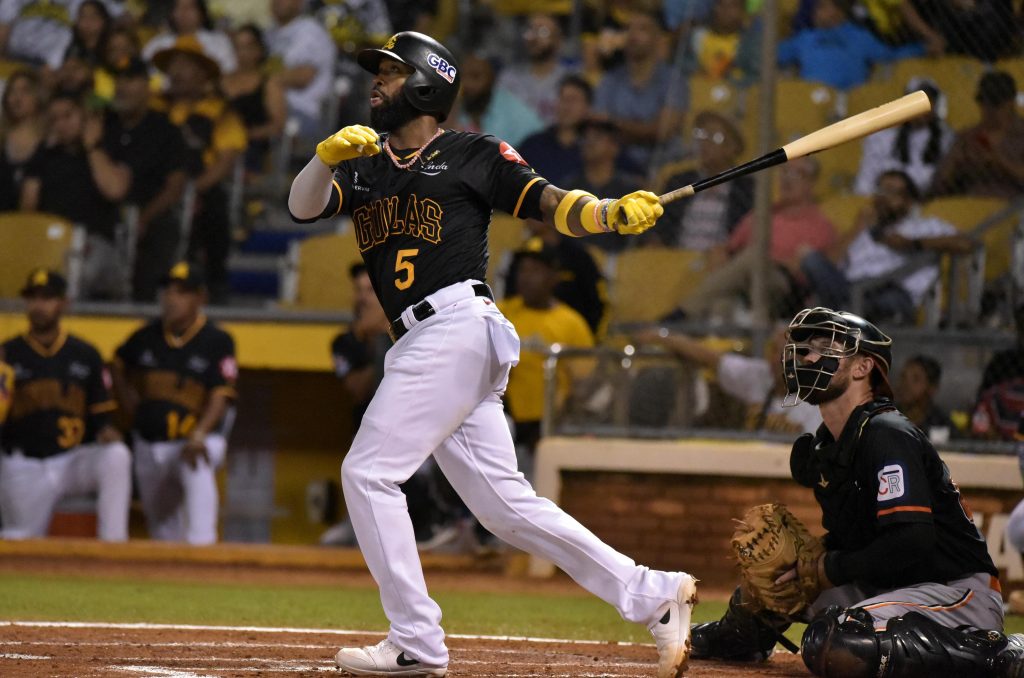 Águilas frenan racha negativa en casa, blanquean a los Toros Carlos Paulino eljacaguero