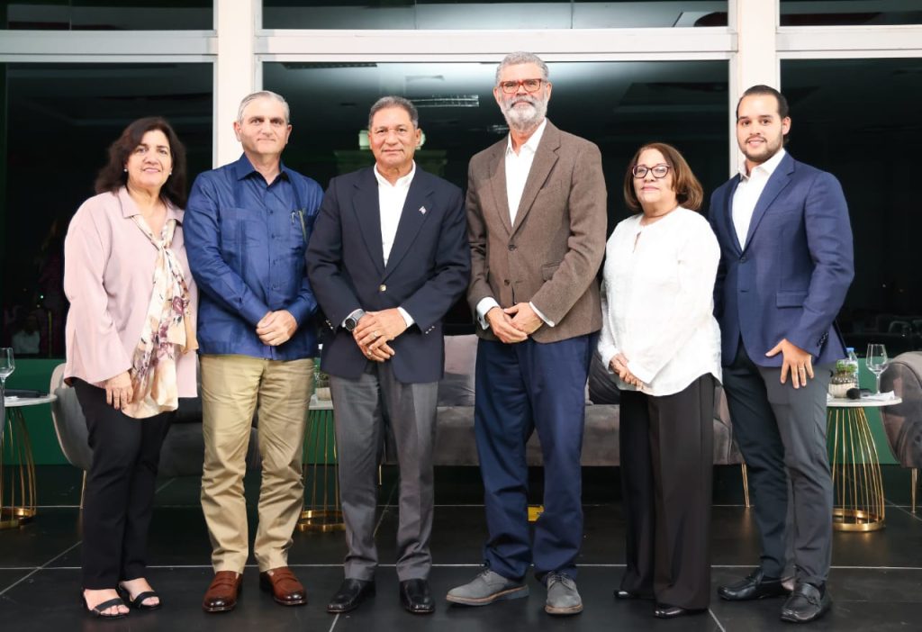 Cementos Cibao realiza conversatorio sobre sostenibilidad1