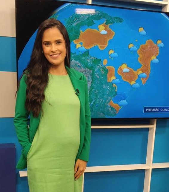 Elaine Santos con cinco meses de embarazo1
