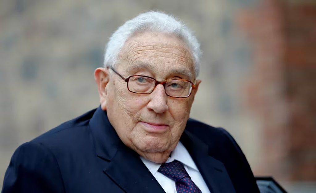 Henry Kissinger tenia 100 anos eljacaguero