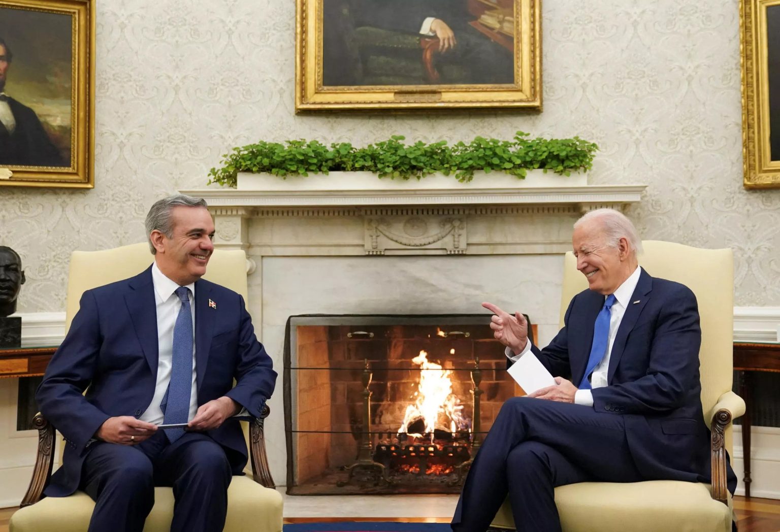 Joe Biden se reune con el presidente de la Republica Dominicana Luis Abinader