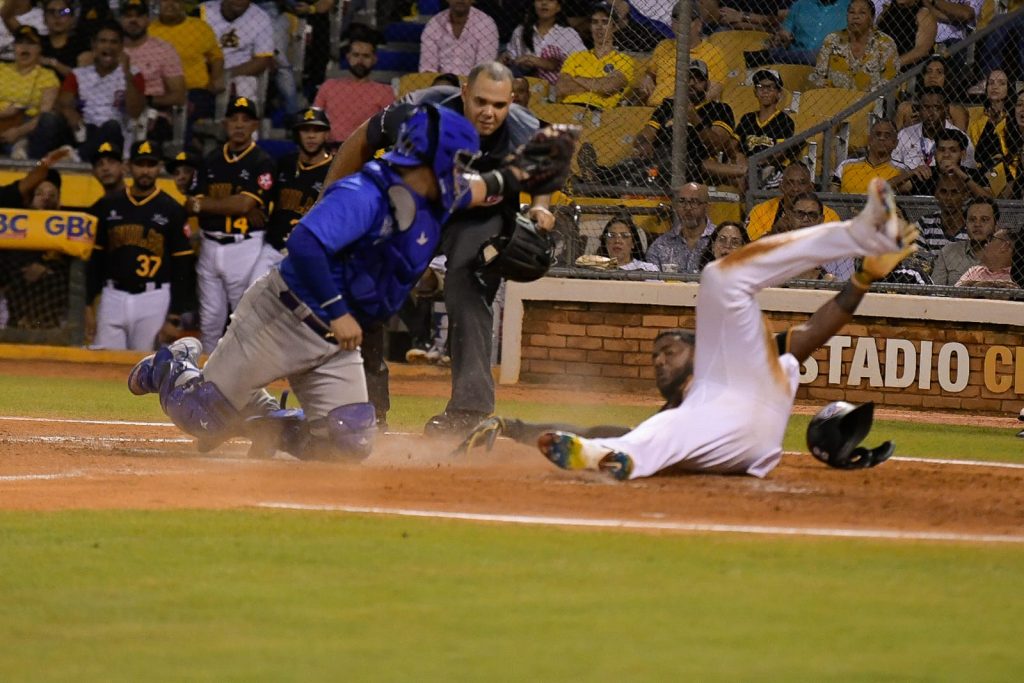 Licey vs Aguilas 25 Nov