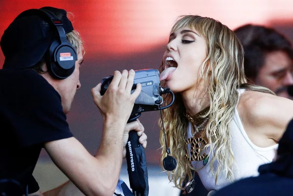 Miley Cyrus intima eljacaguero1