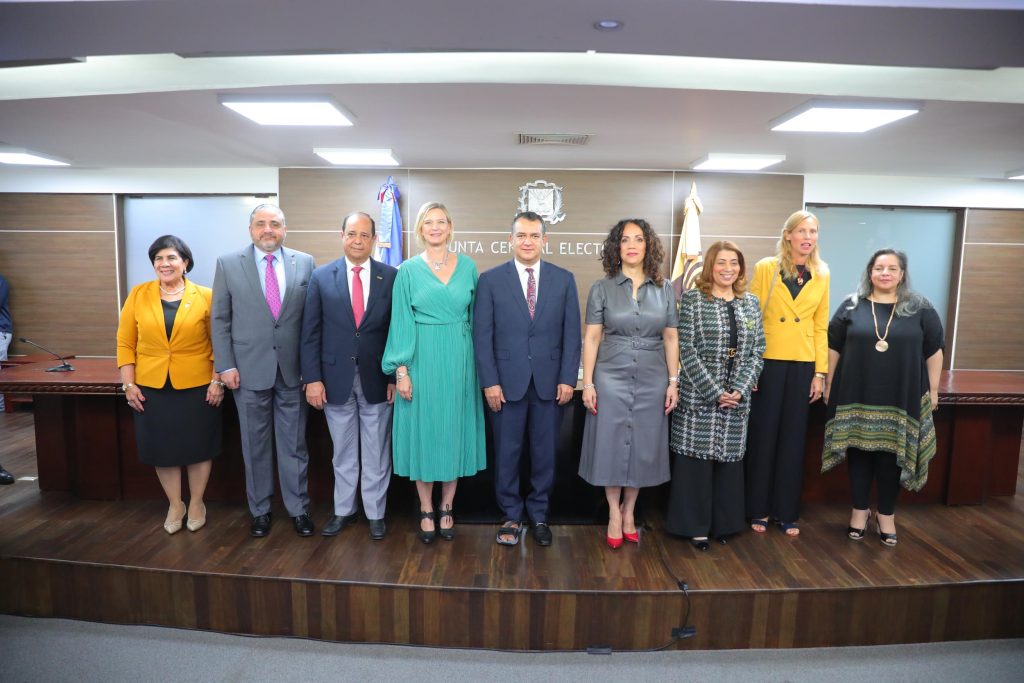 RD alcanza puntuacion de 49.2 en el Indice de Paridad Politica