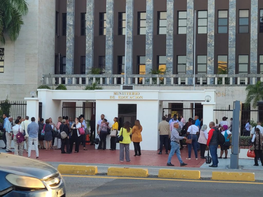 Un conato de incendio en el Ministerio de Educación incendio en el Ministerio de Educacion