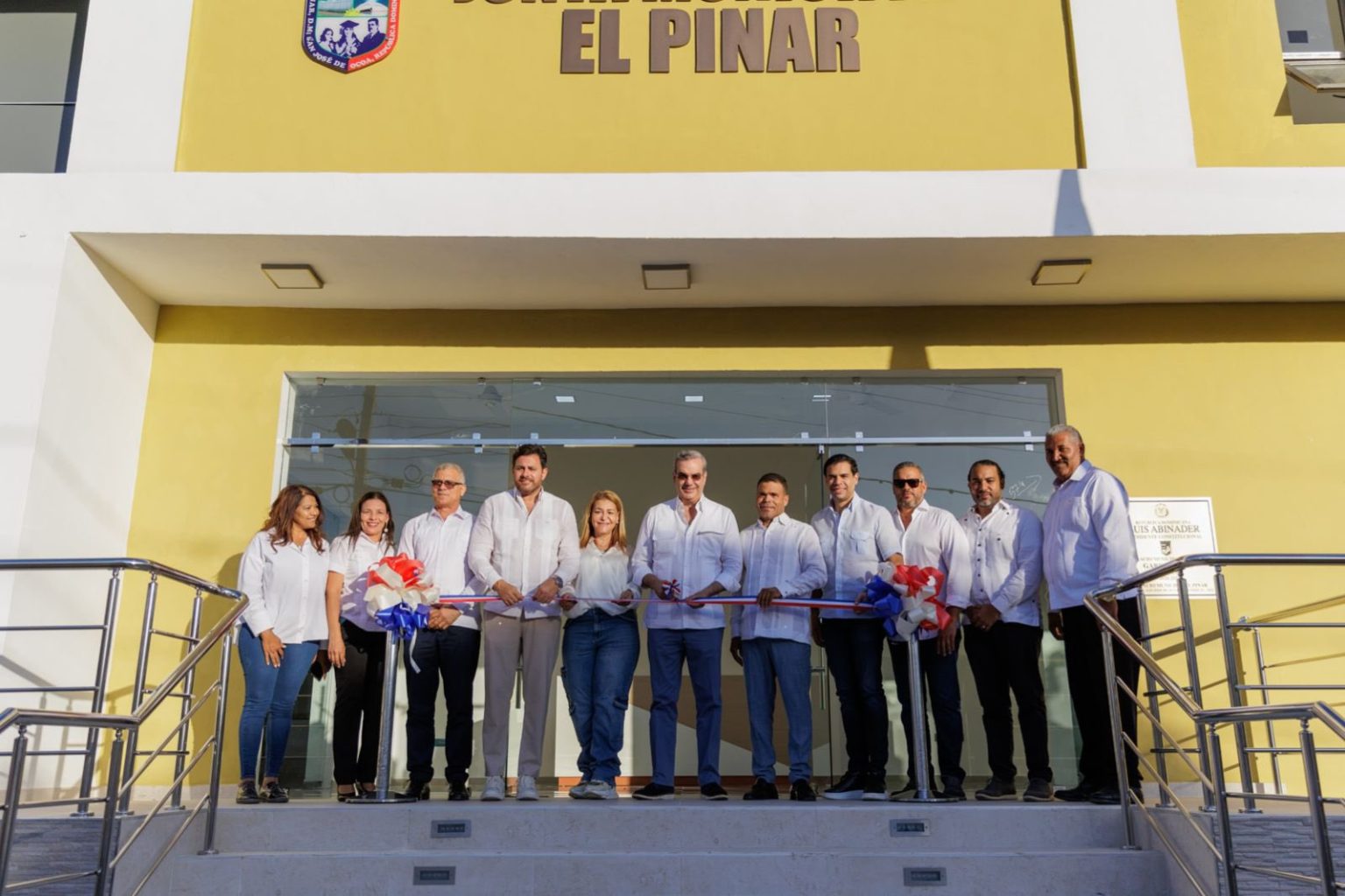 Abinader culmina jornada en San Jose de Ocoa inaugurando un palacio municipal un complejo deportivo