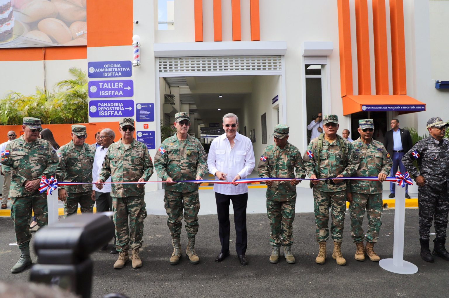 Abinader inaugura nuevas instalaciones del Instituto de Seguridad Social de las FA