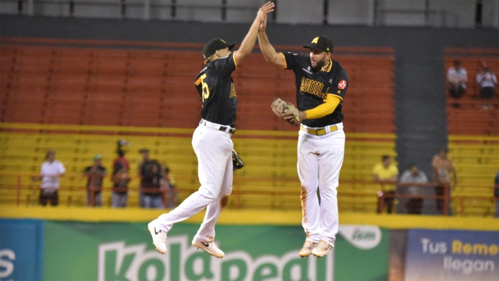 Águilas derrotan 4 por 1 a las Estrellas con solida apertura de Tyler Viza Morel y Torres eljacaguero