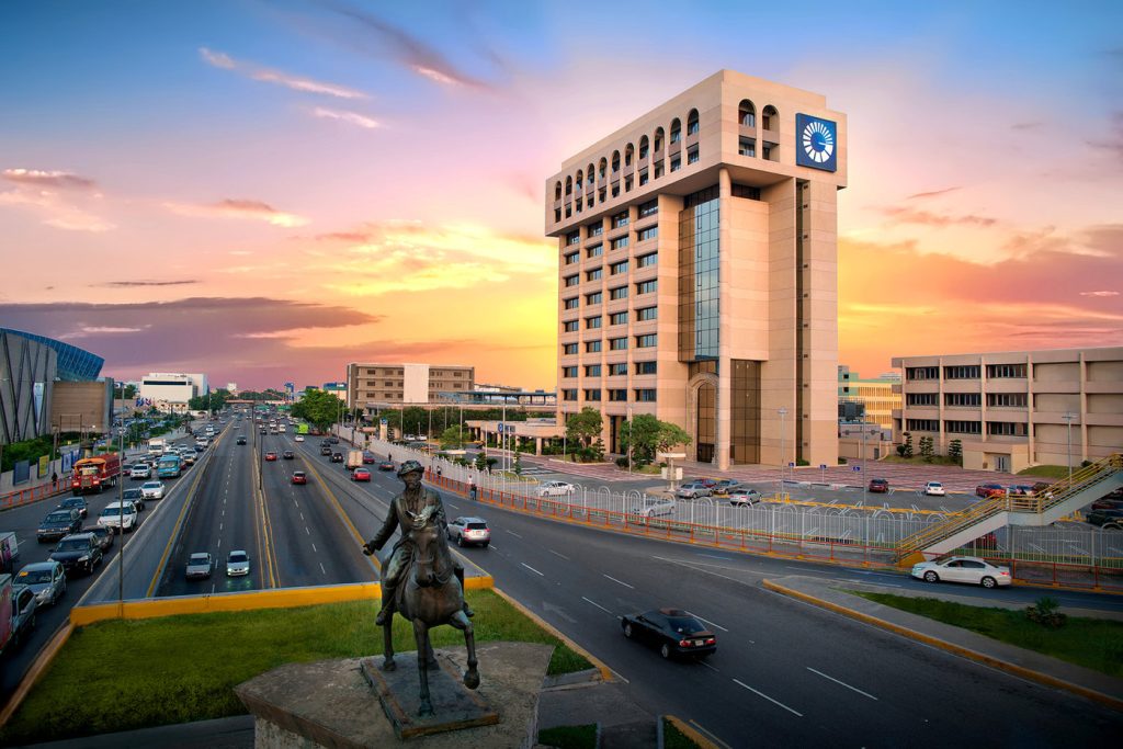 Torre Popular sede del Banco Popular Dominicano