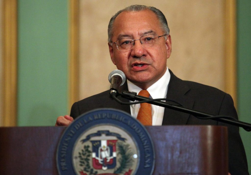 Ex embajador espía de EEUU usaba pasaporte dominicano de origen desconocido para evadir seguimiento en aeropuertos internacionales Victor Manuel Rocha acusado de espiar para Cuba