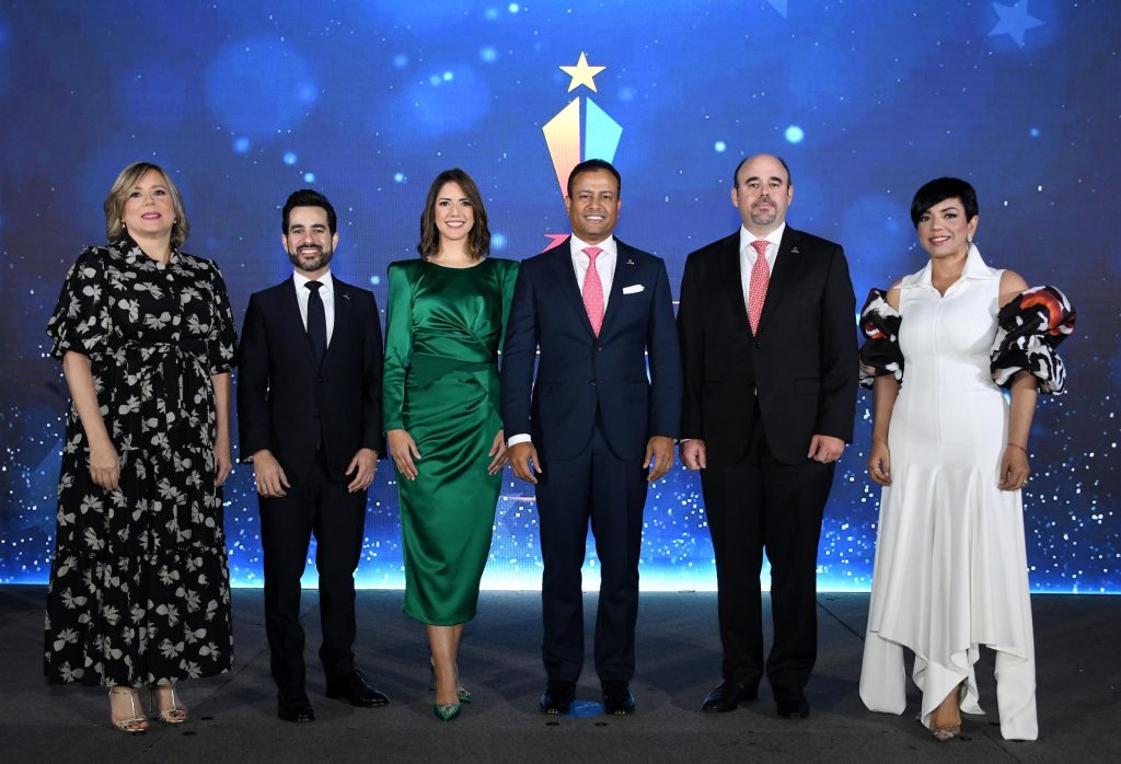 Zaide Alba Manuel Jose Matos Nicole Toribio Carlos Flores Richard Ros y Kalys Bautista