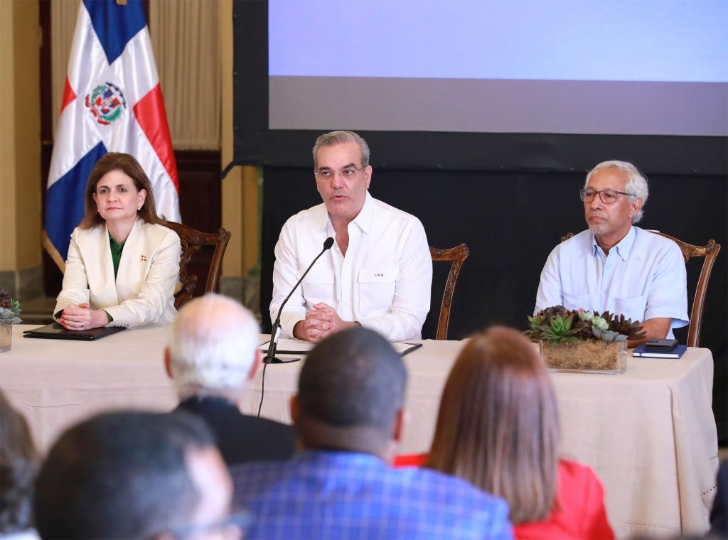 República Dominicana es uno de los 11 países, de 81 medidos, que mejoró en los resultados de PISA abinader y raquel pena