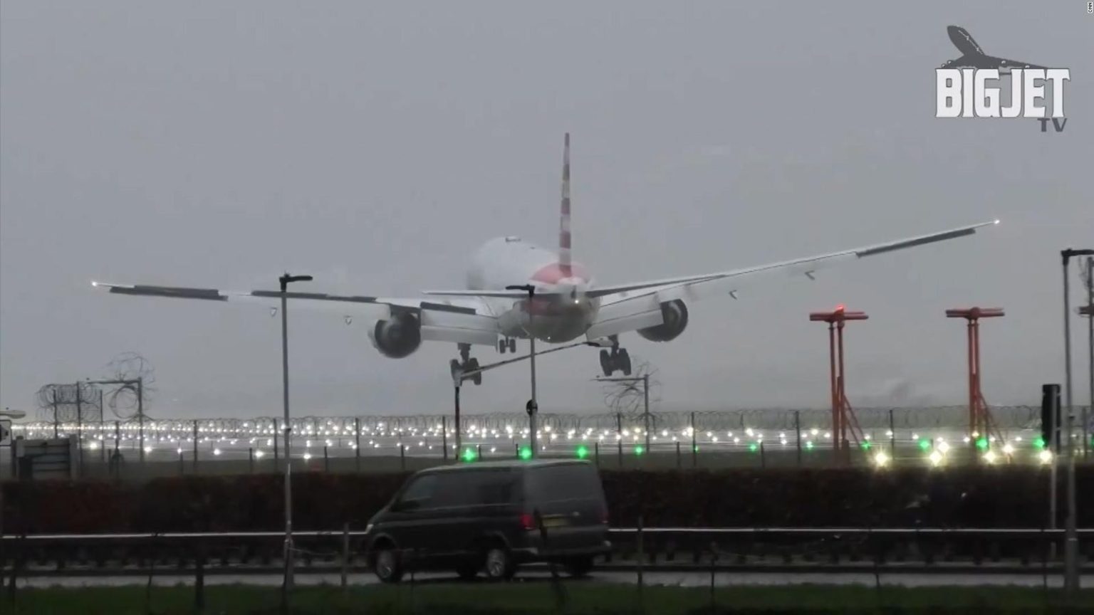 aterrizaje de un avion en el aeropuerto de Londres eljacaguero