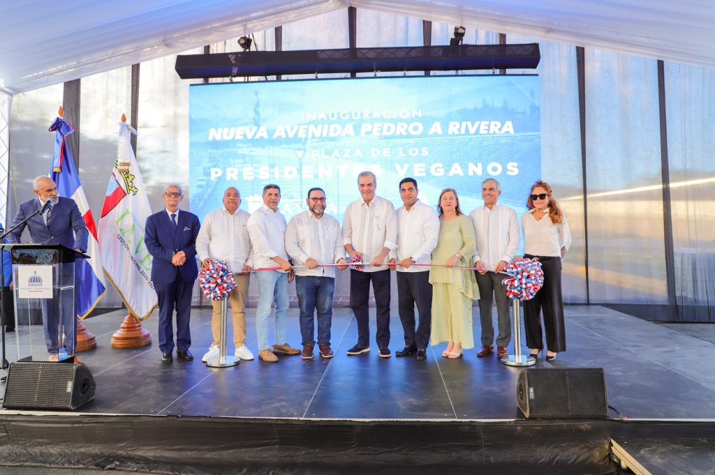 Presidente Abinader inaugura 7 obras en Monseñor Nouel y La Vega Abinader inaugura