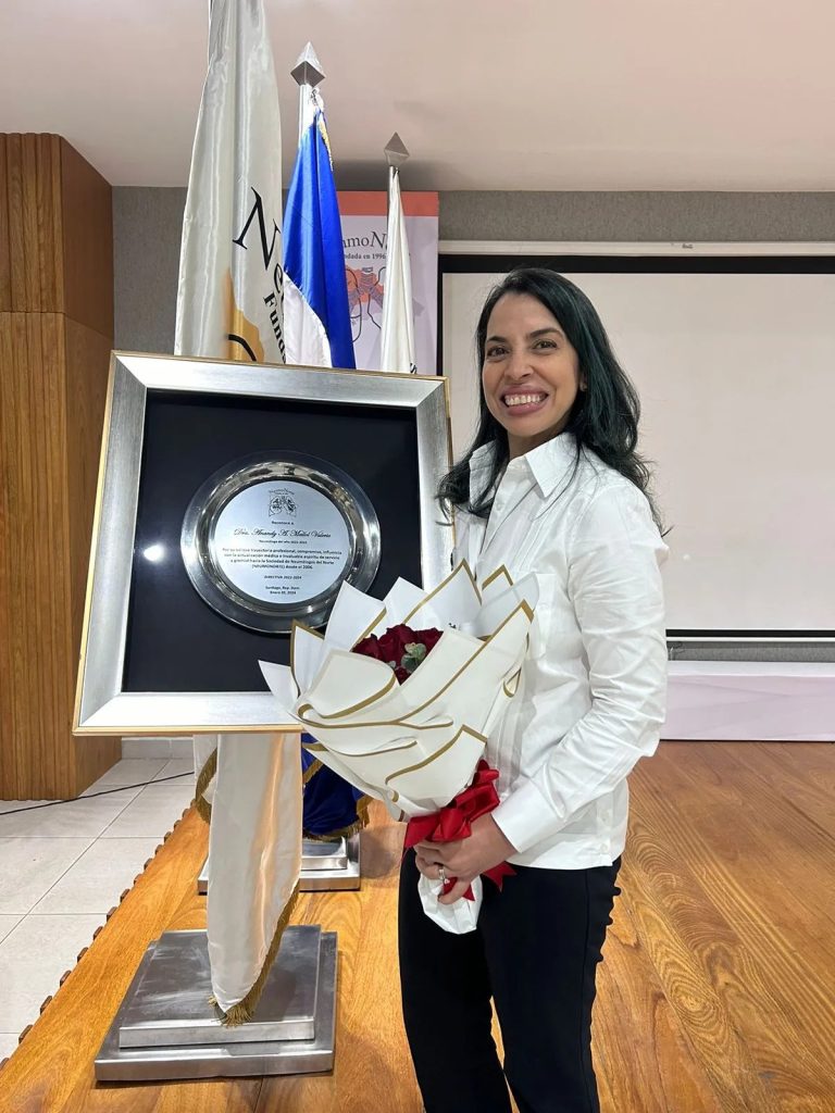 Reconocen destacada trayectoria médica y académica de la doctora Anandy Mallol Anandy Mallol eljacaguero