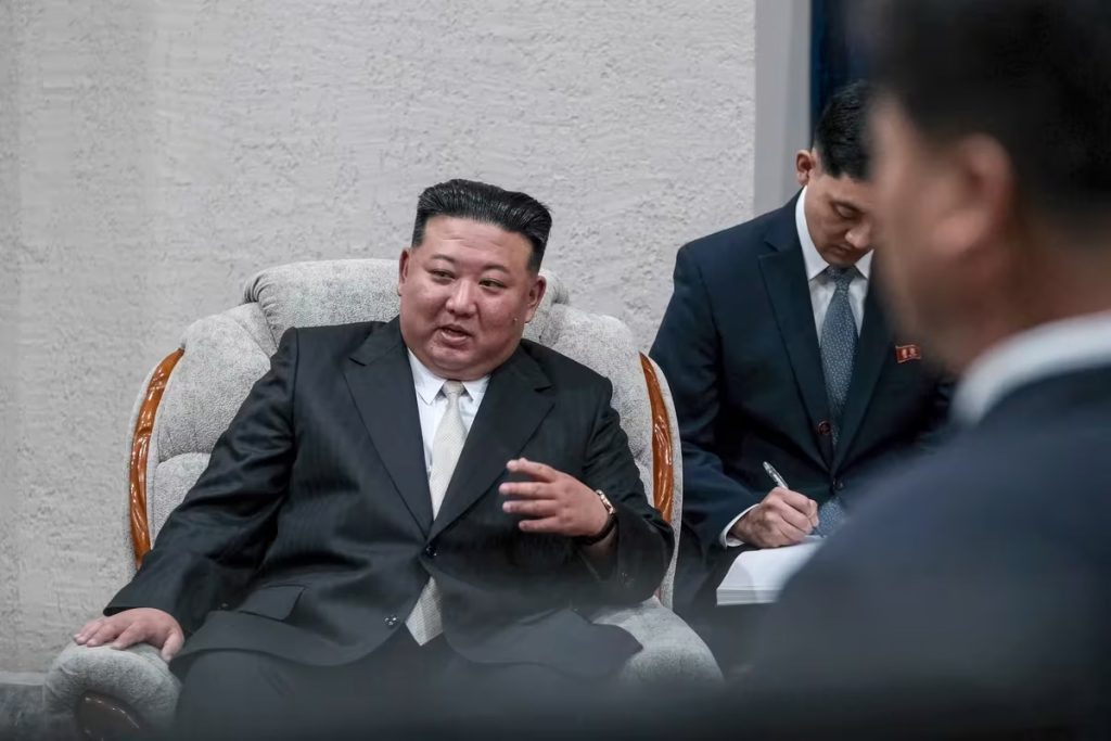 Kim Jong un solicita la modificacion constitucional para marcar a Corea del Sur como principal adversario