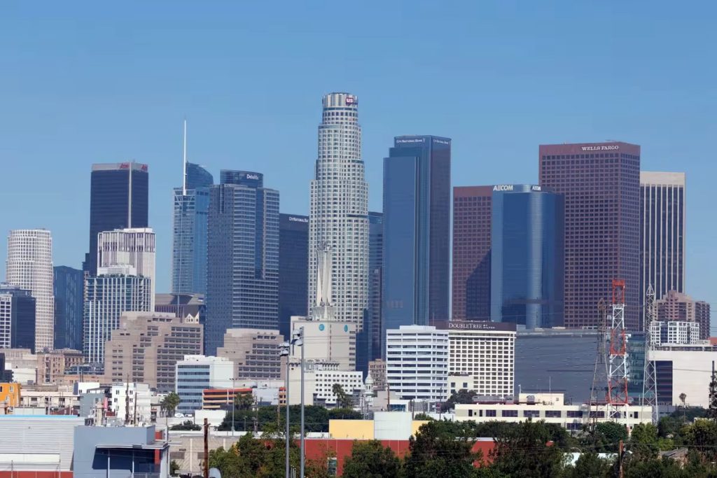 Los Angeles se despide de sus millonarios