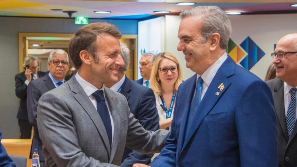 Macron expresa a Abinader el deseo de Francia de participar en tercera linea del Metro de SD