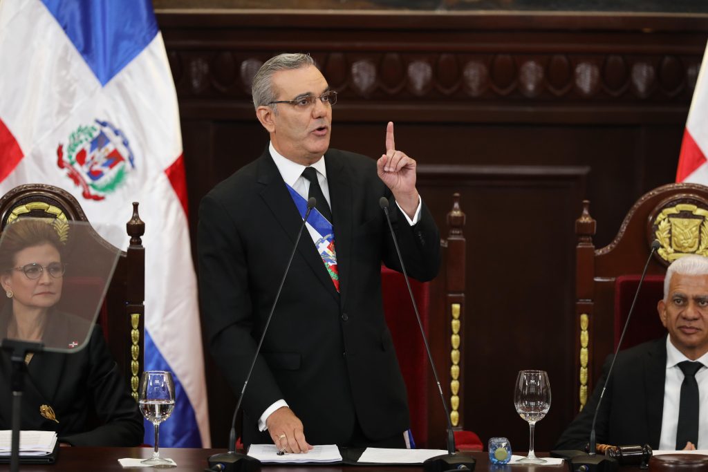 Abinader destaca que Gobierno ha destinado 147 mil millones para asistir a los mas vulnerables y al comercio en la frontera