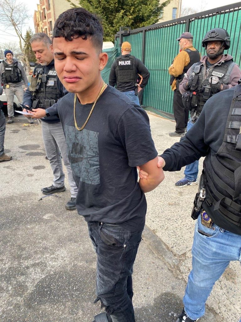 Arrestan a sospechoso del tiroteo en Times Square luego de persecución regional Arrestan a sospechoso del tiroteo en Times Square luego de persecucion regional