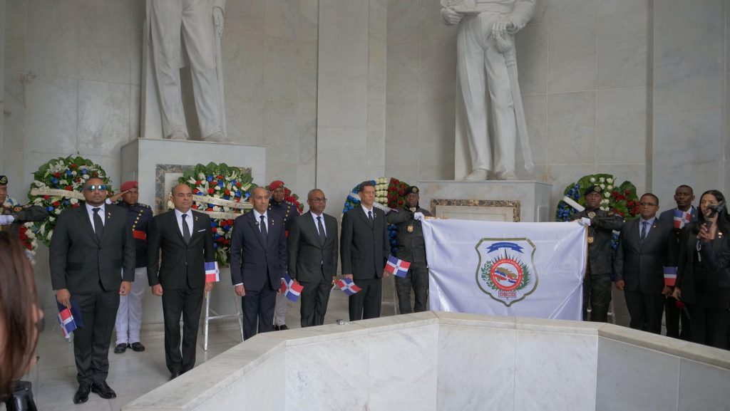DNCD rinde homenaje a los padres de La Patria por el 180 Aniversario de La Independencia DNCD rinde homenaje a los padres de La Patria por el 180 Aniversario de La Independencia