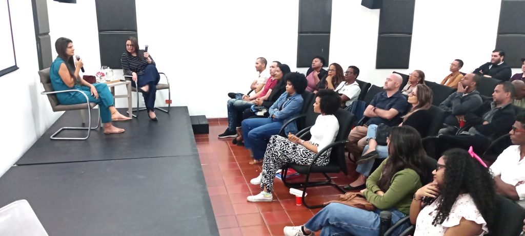 La directora Laura Amelia Guzman en el cine foro de La Hembrita