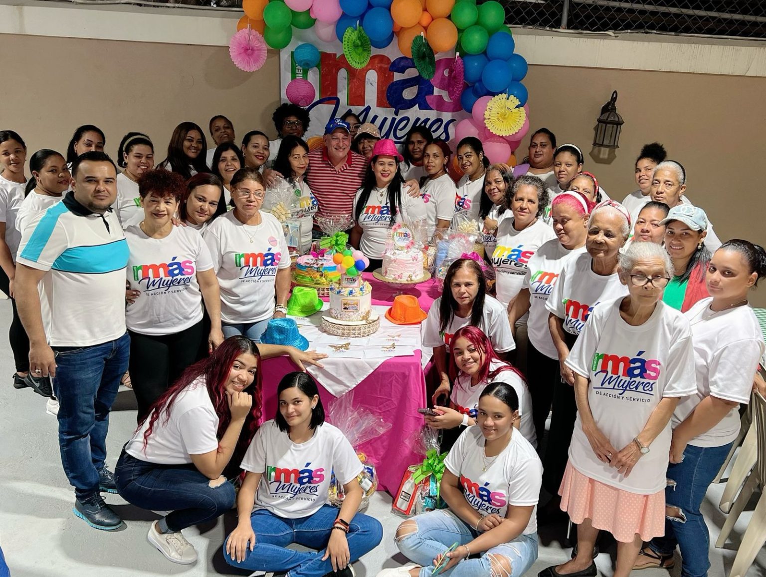 Mariel Sanchez presidenta del Movimiento Mas Mujeres celebra triunfo del Alcalde Vegano Kelvin Cruz