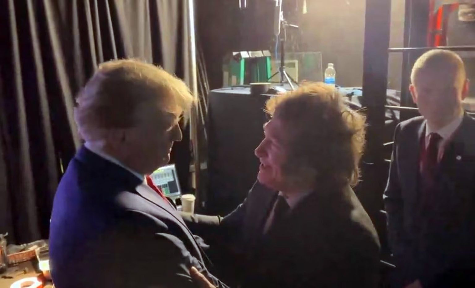 Milei y Trump se reunen en EU eljacaguero