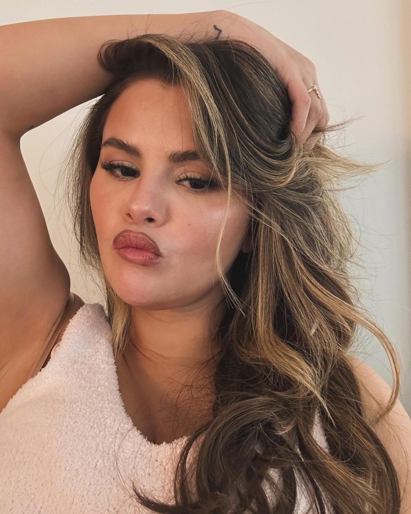 Selena Gómez posa desnuda en Instagram para promocionar su nueva canción Selena Gomez posa desnuda en Instagram para promocionar su nueva cancion