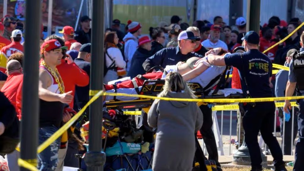 mujer herida durante el tiroteo de este miercoles en Kansas