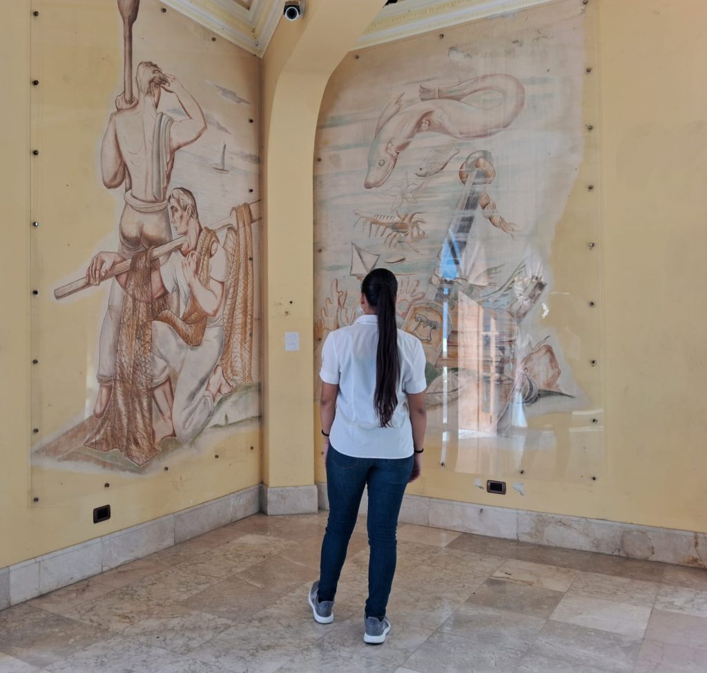 murales de Vela Zanetti en el Monumento de Santiago