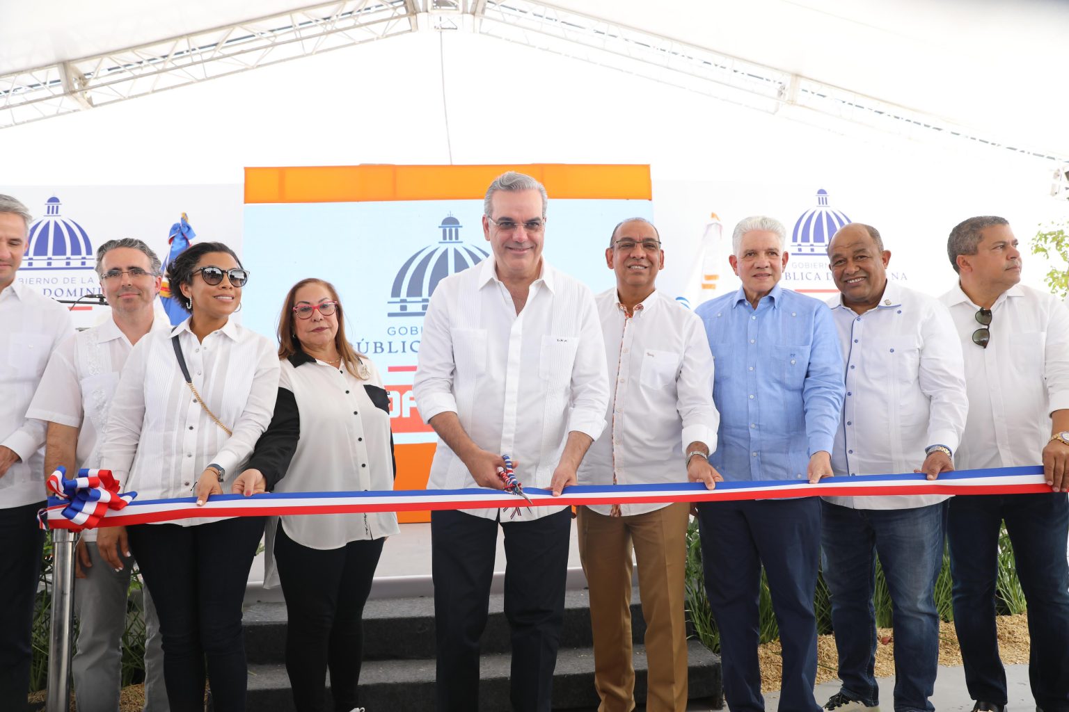 Abinader deja inaugurado en Santiago la rehabilitacion de carretera Navarrete Montecristi1