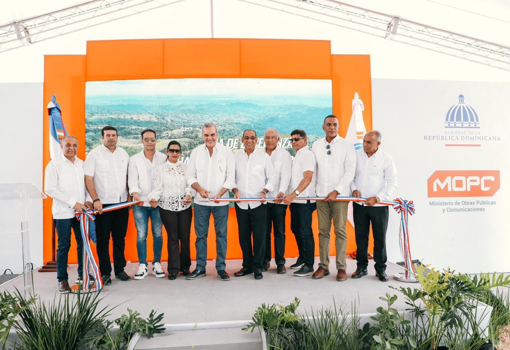 Abinader inaugura la reconstruida carretera Moca-Jamao- Sabaneta de Yásica, un liceo experimental y liceo centro UASD, en Moca Abinader inaugura la reconstruida carretera Moca Jamao Sabaneta de Yasica un liceo experimental y liceo centro UASD en Moca