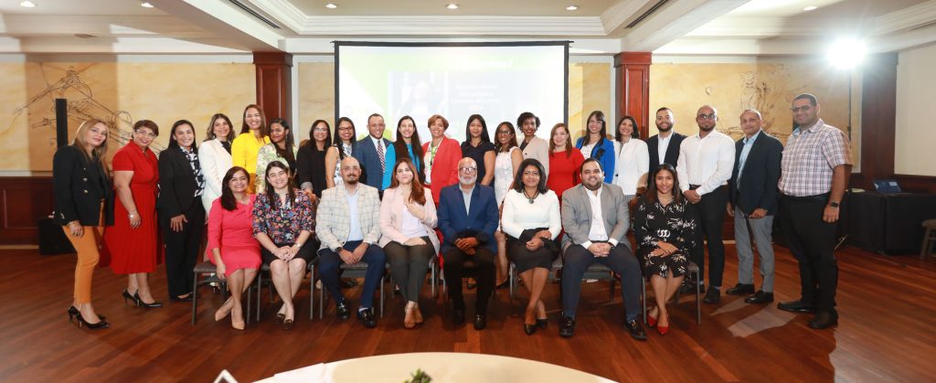 BHD reconoce desempeno de centros mipymes en reunion anual de programa OPEN