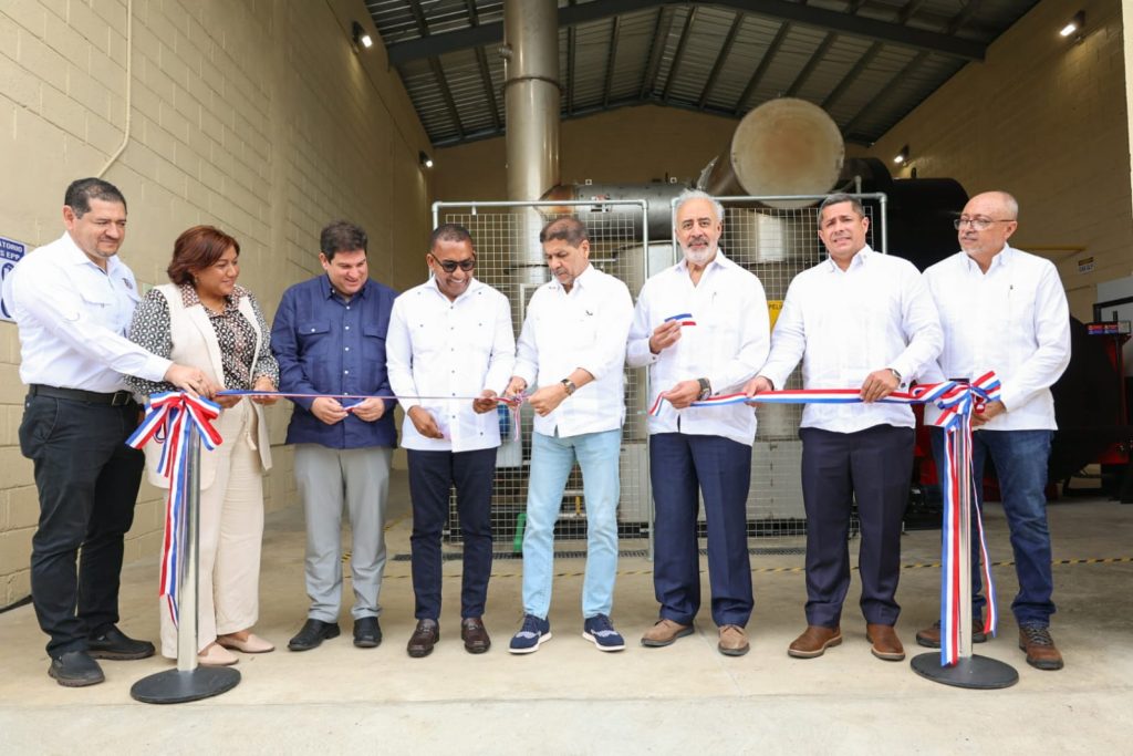 Inauguran Centro de tratamiento de desechos sólidos internacionales en el Aeropuerto Internacional del Cibao Centro de tratamiento de desechos solidos internacionales en el Aeropuerto Internacional del Cibao