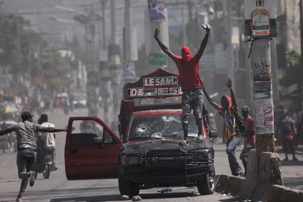 Haiti en estado de urgencia y toque de queda tras la huida de miles de presos de una carcel de Puerto Principe